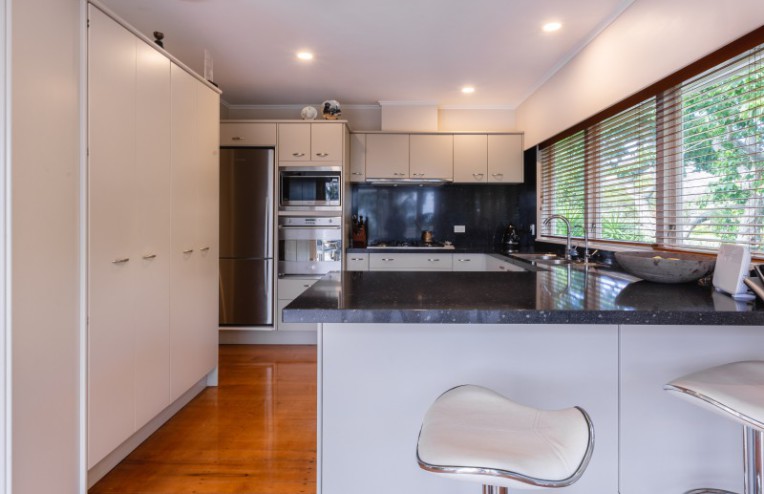 18 Bingley Avenue, Epsom