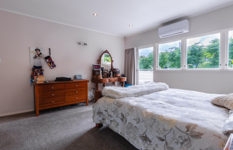 18 Bingley Avenue, Epsom