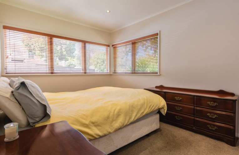 18 Bingley Avenue, Epsom