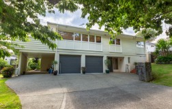 18 Bingley Avenue, Epsom