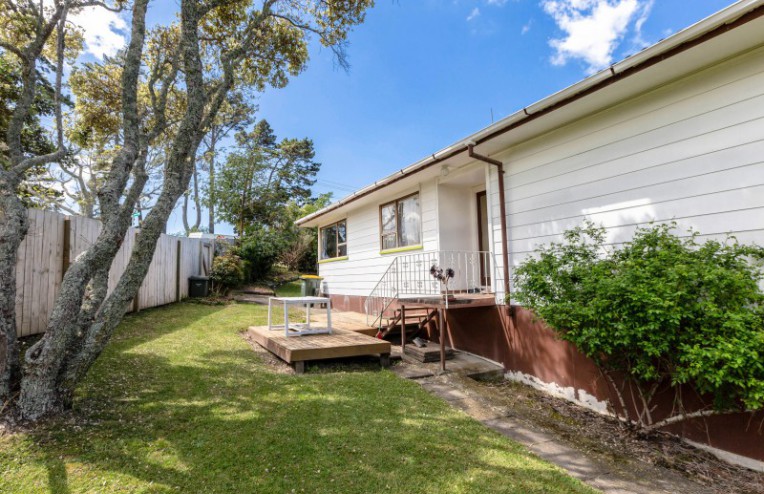 382 East Coast Road, Sunnynook